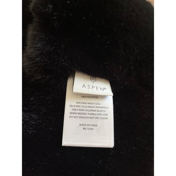 Aspen black faux fur infinity scarf NWT - Picture 5 of 9